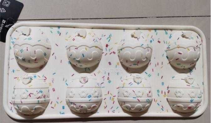 Silicone cake mould