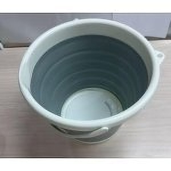 Collapsible silicone bucket