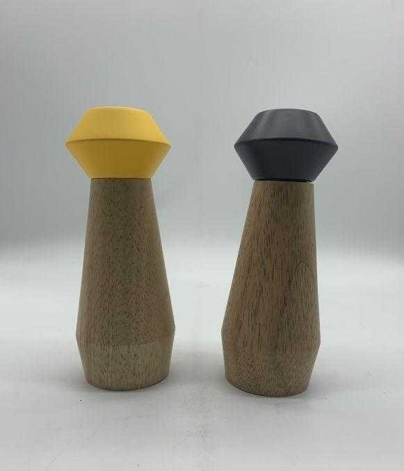 Salt&pepper mill, in beech wood
